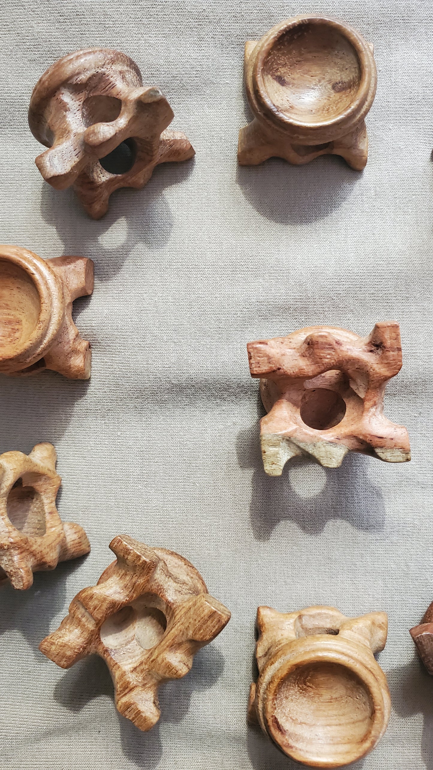 Small wooden sphere holders