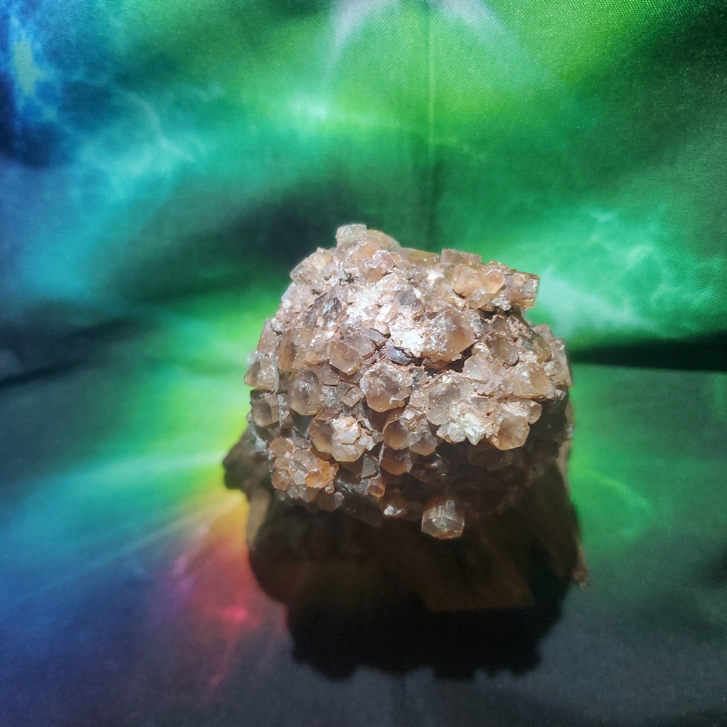 Aragonite cluster red