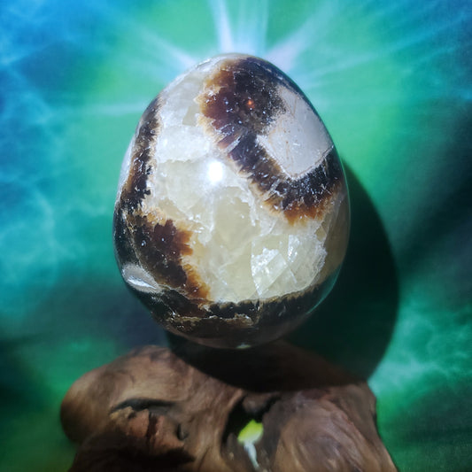 Septarian crystal egg