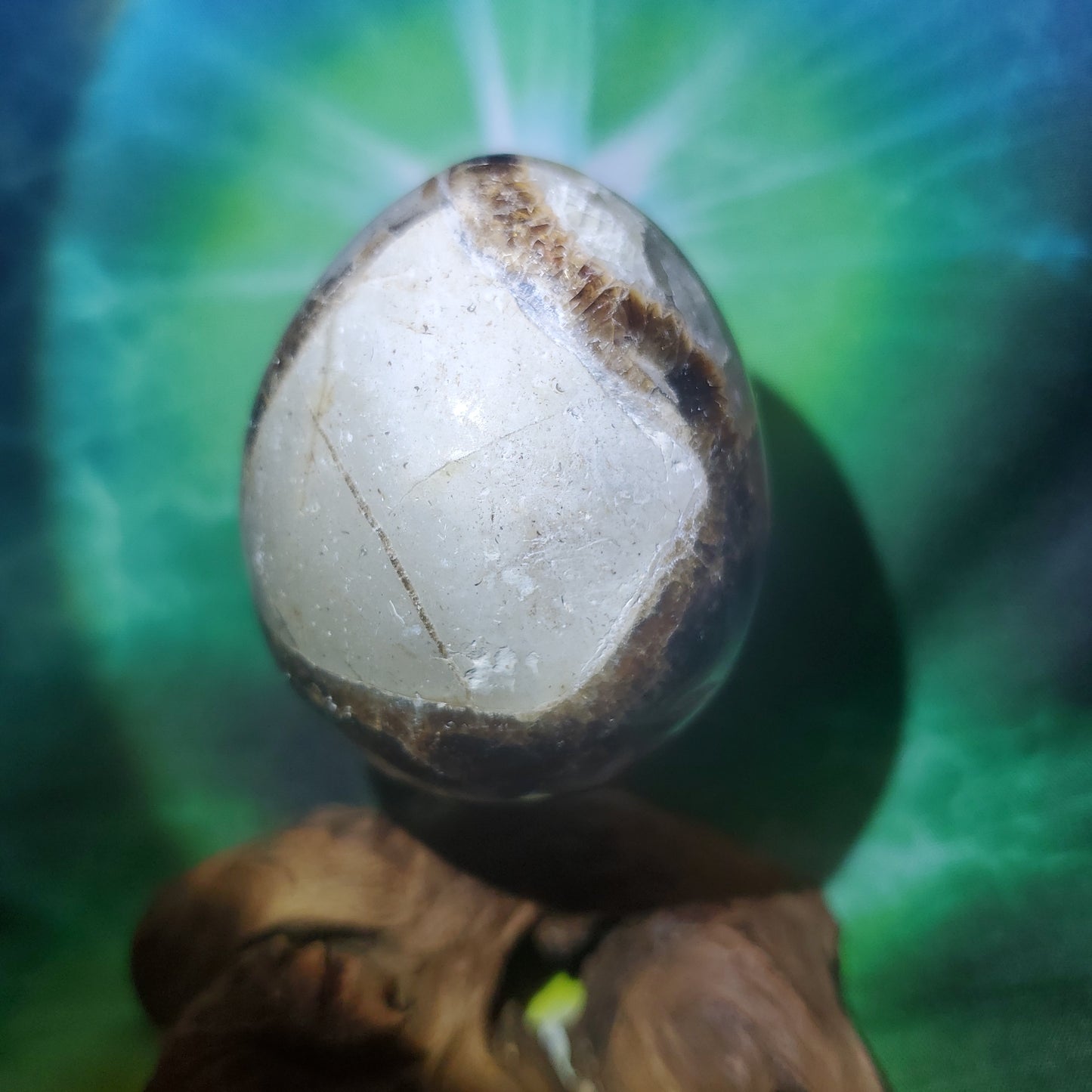 Septarian crystal egg