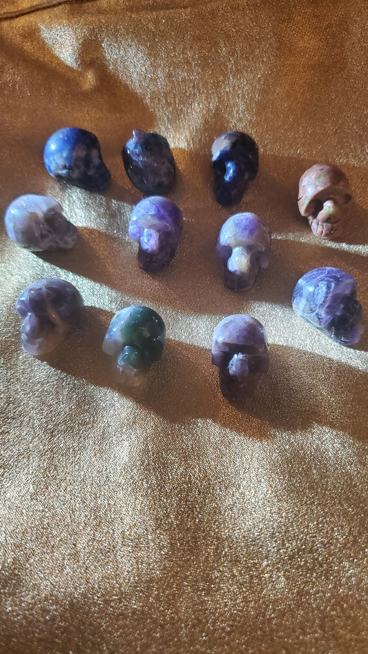 Mini crystal skulls